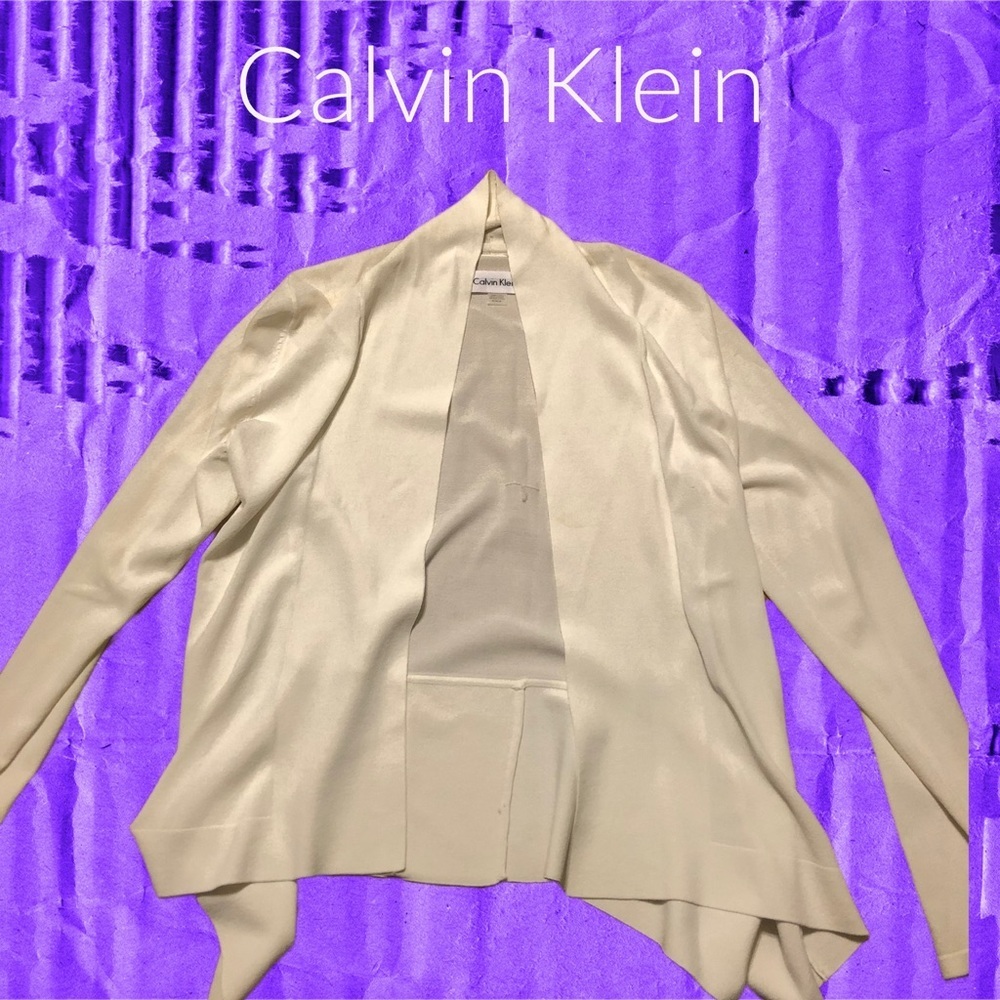Calvin Klein • Cream Sweater • Medium